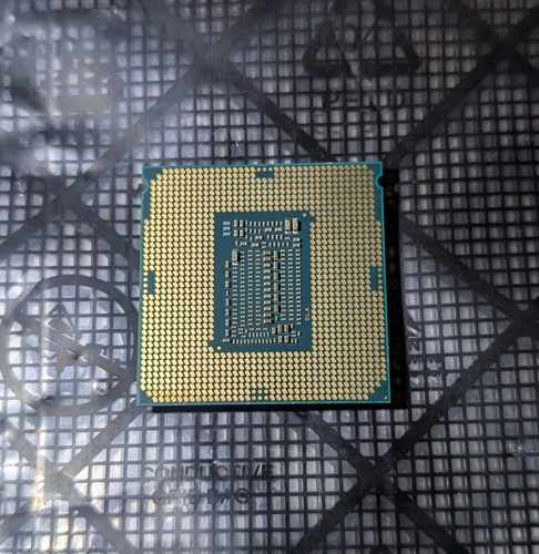 Intel Core i9-9900K (SRG19) 3.60GHz 8-Core LGA 1151 Processor - Photo 2/2