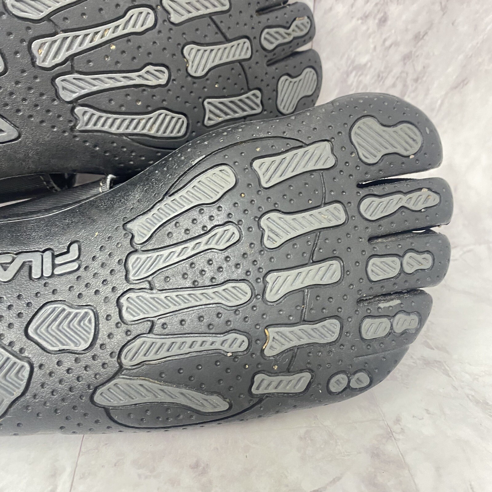 fila skeletoes womens