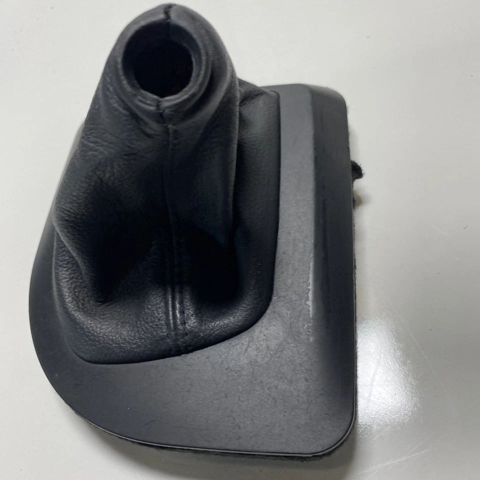 BMW 530i 2004-07 Indicador de posición de cambio y embellecedor de cubierta de maletero de cambio K233 Foto 3 de 4