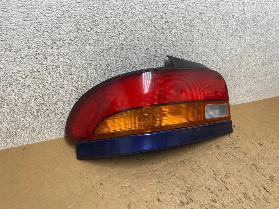 1993 a 2001 Subaru Impreza Sedan Driver esquerdo lanterna traseira fabricante de equipamento original Q8660 DW - Imagem 3 de 4