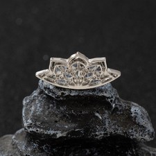 1Pcs Bohemian Mandala Lotus Flower Earring Geometric Helix Piercing Jewelry
