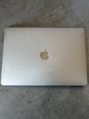 Apple MacBook Air 13'' (2020)   Silber   i5   256GB SSD