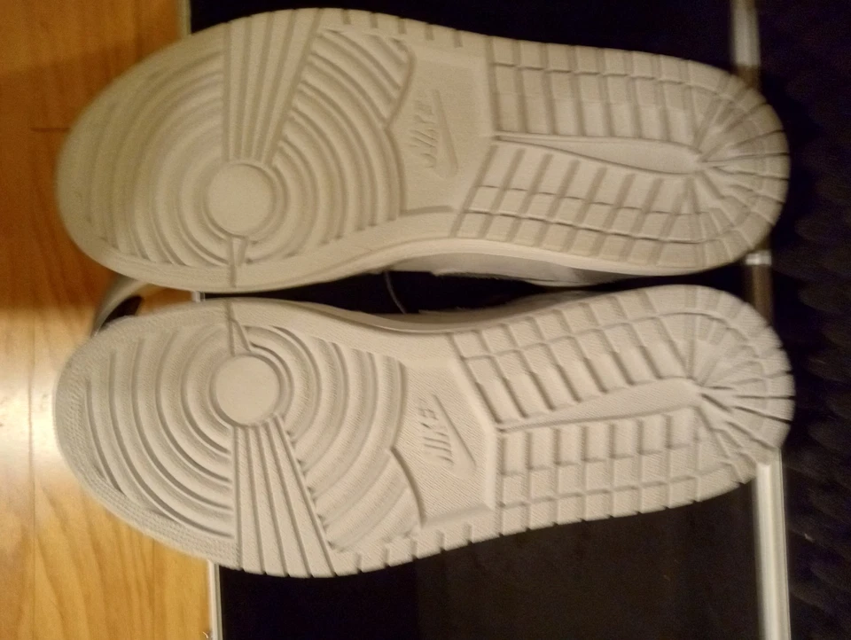 Nuevo en caja Air Jordan 1 Retro Plateado Alto 25 Aniversario Hombre 11 Foto 3 de 4