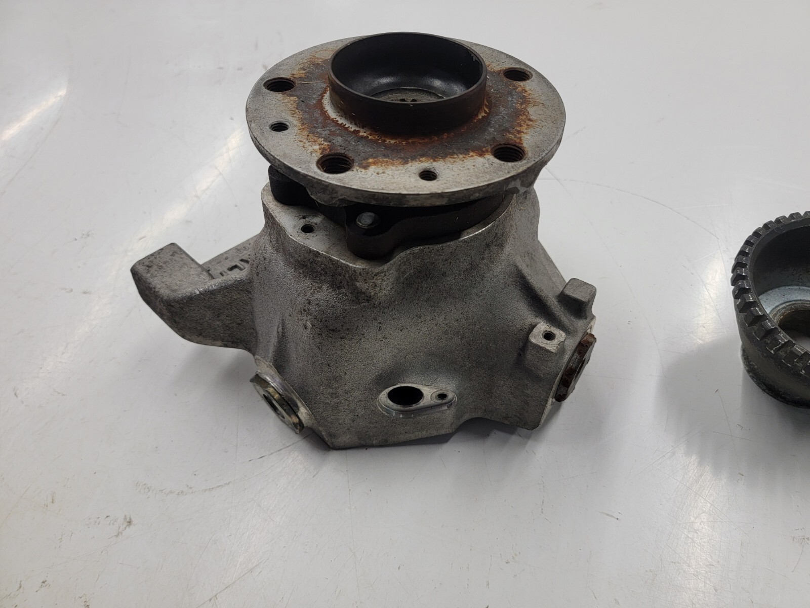 LAMBORGHINI MURCIELAGO LP640 FRONT LEFT LH WHEEL HUB ASSEMBLY OEM 410407257