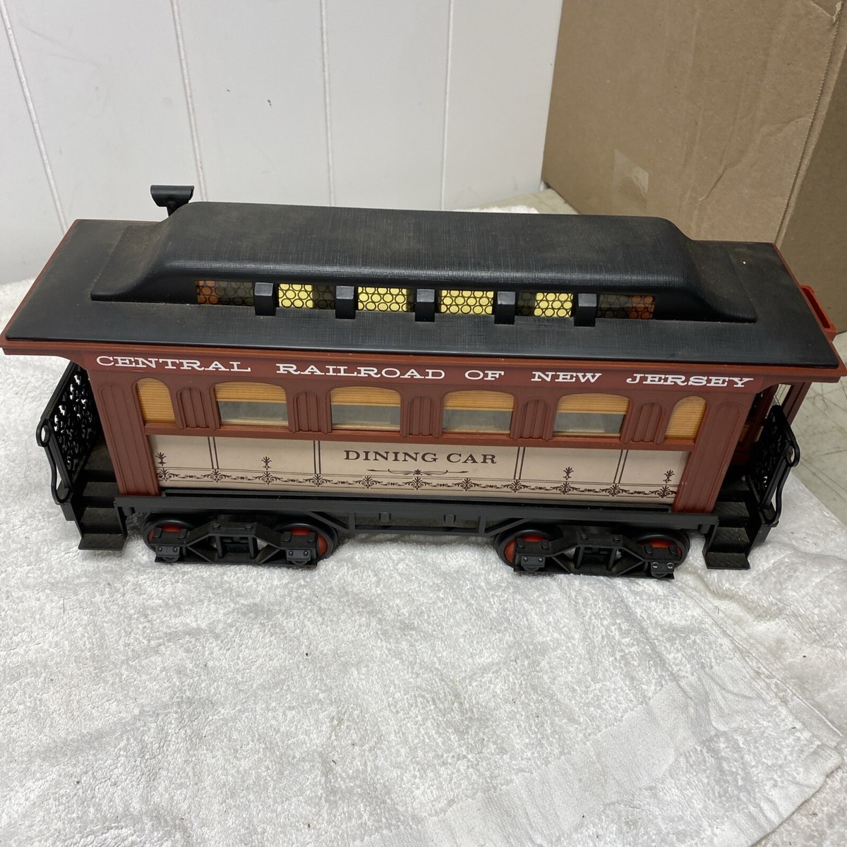 Vintage JIM BEAM Railroad DINING CAR Complete Train DECANTER Empty