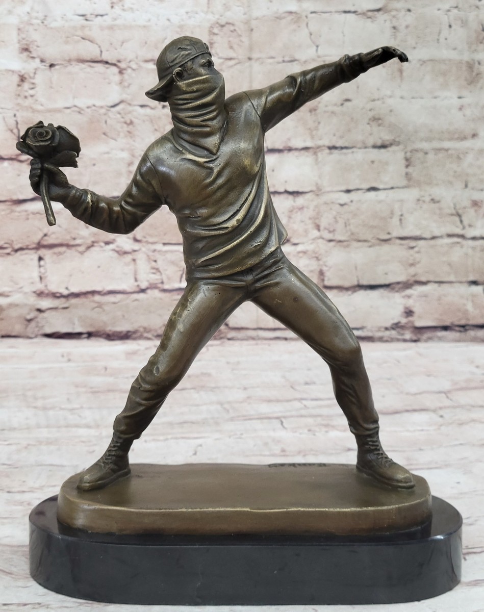 FLOWER BOMBER BRONZE STATUE ♯2 Banksy England Street Art BRONZE FLOWER THROWER BOMBER