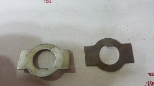 311405681 (2) Axle nut lock plates VW Type III Fastback, Notchback 1961-1965 NOS - Picture 3 of 4
