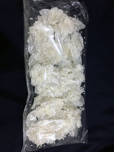 36 Flower. Pearls w/ a Spray On The Satin Flowers of The Bride. 3 Flower x 12 - Picture 13 of 22