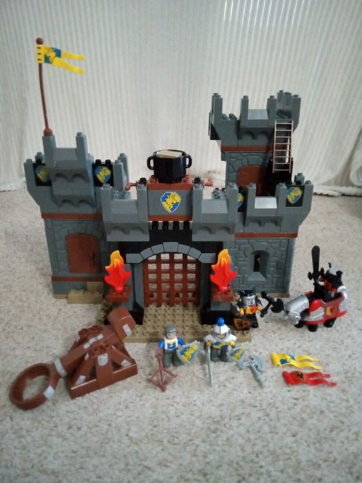 overdrivelse Produktion munching LEGO DUPLO: Knights' Castle (4777) for sale online | eBay