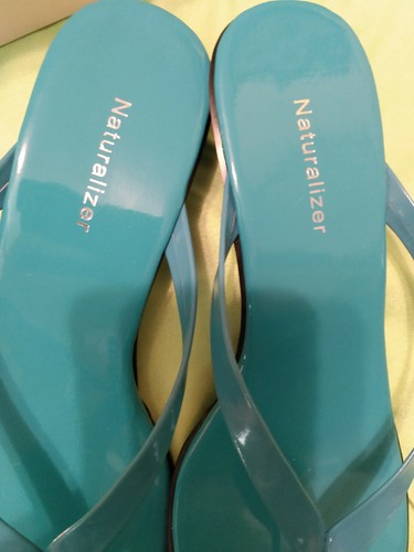 Women,s shoes slip on low heel Naturalizer size 8.5M teal very pretty New in box - Picture 4 of 6