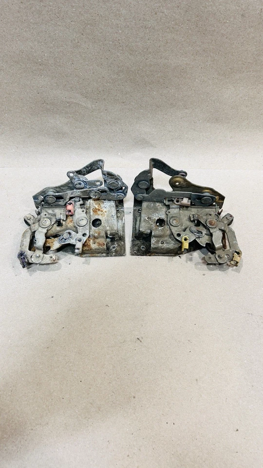 Dodge Truck D100 W100 1972-1980 juego de pestillos de puerta delantera conductor + pasajero fabricante de equipos originales Foto 2 de 4