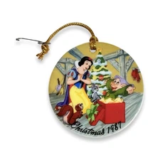 Vintage Disney 1987 Snow White’s Surprise Porcelain Ornament w/ Box 2.5” LE