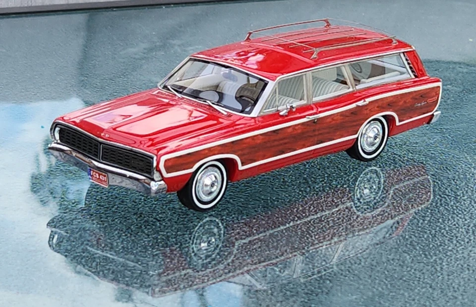 Ford Country Squire 1968 Station Wagon modelo 1:43 modelos Kess Foto 2 de 4