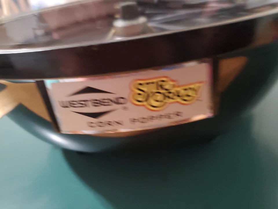 Винтажный West Bend Stir Crazy 6 кварт кукурузный поппер. Черная и прозрачная крышка - Изображение 2 из 4