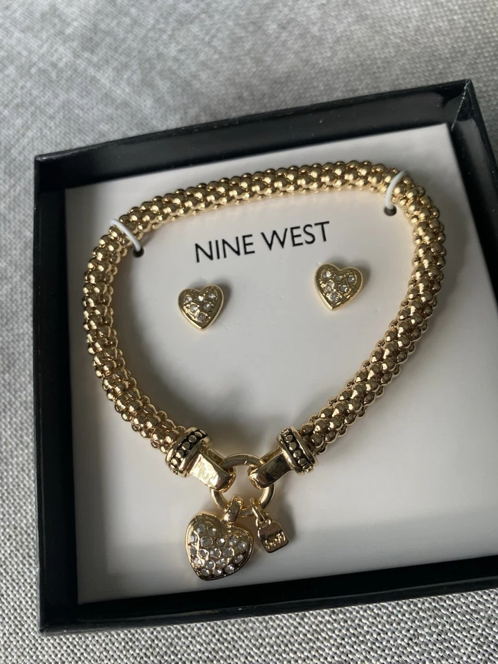 Nine West | Juego de pulsera y pendientes de corazón pavé Nuevo Foto 2 de 3