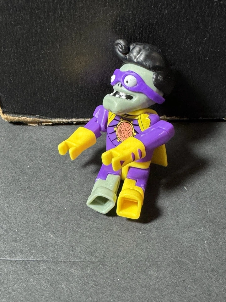 RARE K’NEX SERIES 4 & 5 Plants Vs Zombies SUPER BRAINZ PVC 2.5” Figure Complete - Image 3 of 3