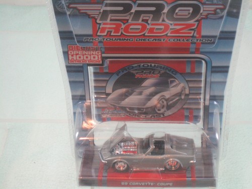 69 CORVETTE COUPE - with Opening Hood 1:64 scale by Maisto PRO TOURING - Picture 2 of 2