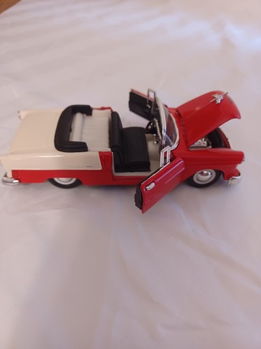 VINTAGE DIE CAST CAR COLLECTION IN MIRRORED OAK WOOD CABINET - Picture 9 of 24