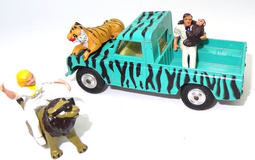 CORGI GIFT SET NO. 7 & 14 DAKTARI LAND ROVER- WITH ALL FIGURES - ORIGINAL - MINT - Picture 4 of 6