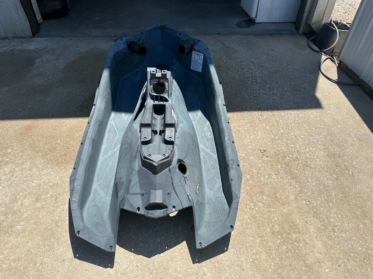 2014 SEADOO SPARK 900 3UP CENTER BODY 291003382 | eBay 2014 SEADOO SPARK 900 3UP CENTER BODY 291003382 | eBay