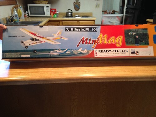 Multiplex Mini Mag RC Airplane - RTF Version. - Afbeelding 1 van 9