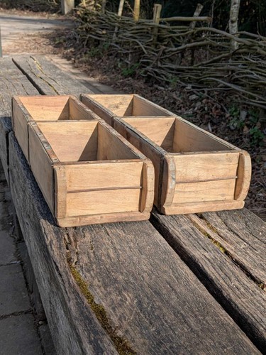 Job Lot of one large vintage wooden trough tray and two double brick moulds - Picture 10 of 11