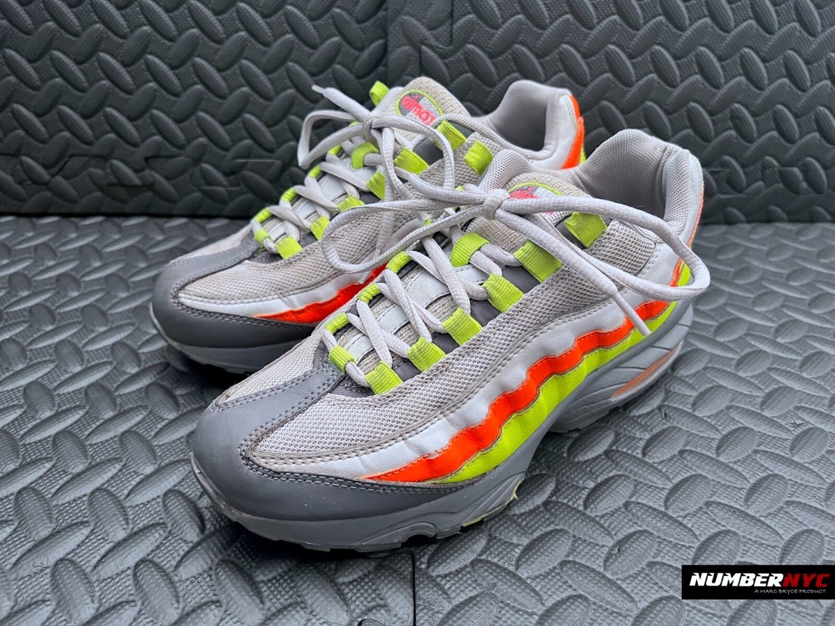Nike Air Max 95 ネオン　グレー　イエロー US9.5 Nike Air Max 95 Vast Grey Volt Neon Yellow Gunsmoke Orange