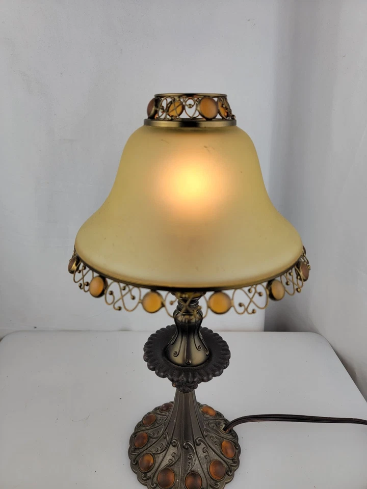 Lámpara lateral de mesa retro con cuentas ámbar de 13,5" con pantalla esmerilada  Foto 4 de 4