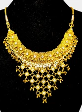 Beautiful VINTAGE 80s Bright RHINESTONE GOLDTONE V Bib Choker Necklace FREE/SHIP