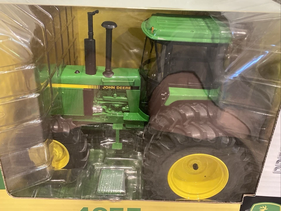 ERTL PRESTIGE COLLECTION JOHN DEERE 4255 TRACTOR NEW IN BOX 45543 - Image 4 of 4