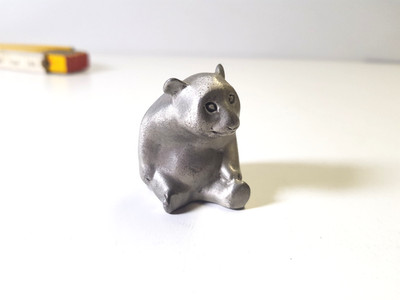 Royal Selangor Pewter 7736. Zinnfigur, Panda, 40 mm hoch.