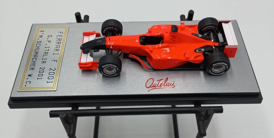 FERRARI F 2001 - Schumacher - Musetto nero - ANTELMI base TAMEO - LIM.ED. 17/30 - Immagine 2 di 4
