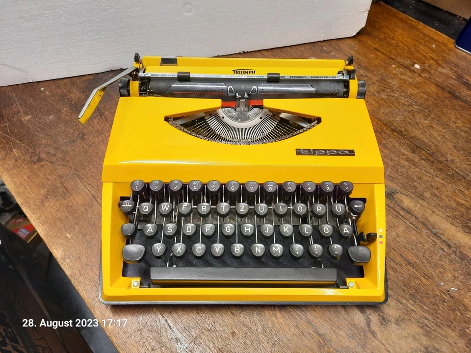 Hübsches Reiseschreibmaschine Tippa von TRIUMPH, mechanisch , Germany - Bild 2 von 4