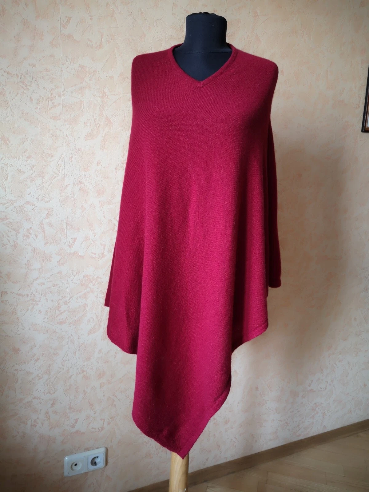 100% Cashmere Women's Poncho Handmade Nepal Cherry Color One Size