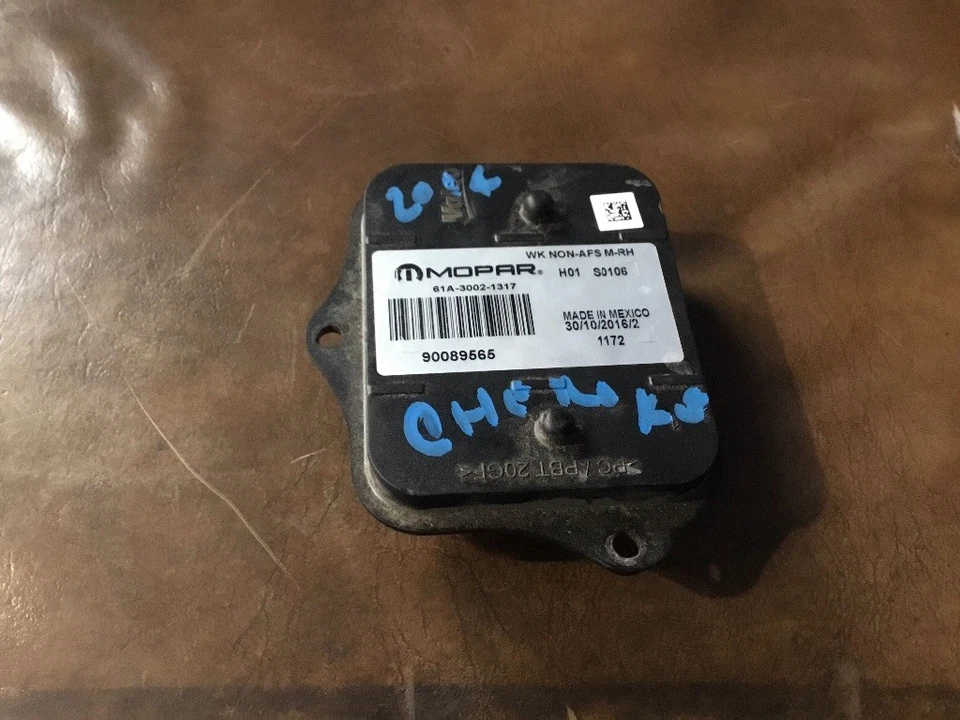 2014 Jeep Grand Cherokee HID headlight leveling module 61A-3002-1317 - Image 2 of 4