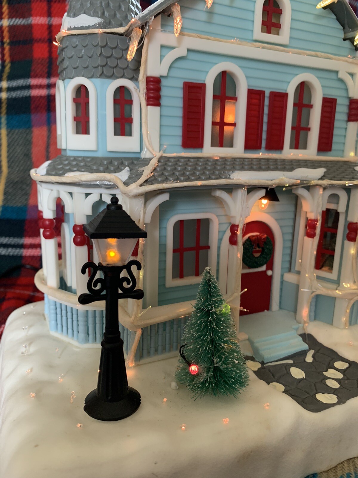 Avon Holiday Splendor Lighted Fiber Optic Christmas House 2001 Vintage