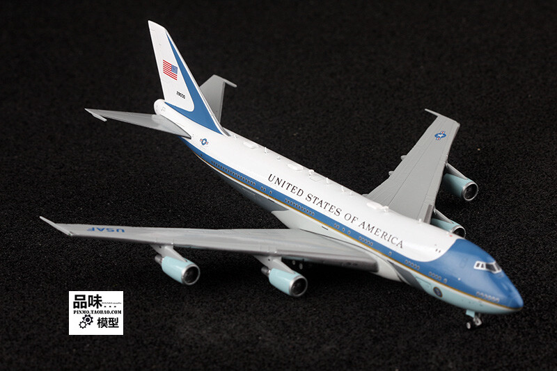 Boeing VC-32A 1/200 モデルプレーン Boeing C-32 Collection – MTS Aviation Models