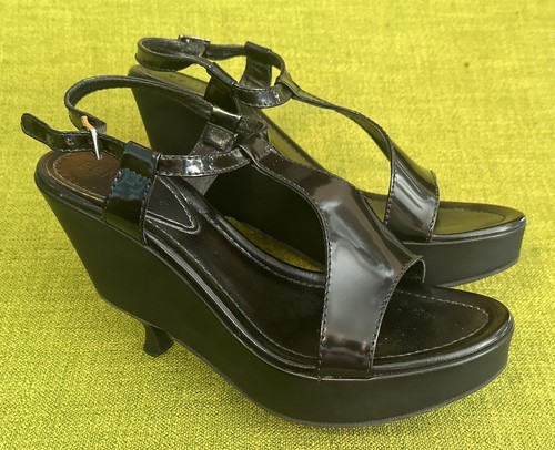 37.5 FENDI Black Patent Leather WEDGE Platform KITTEN HEEL T-Strap SANDAL Italy - 第 1/18 張圖片