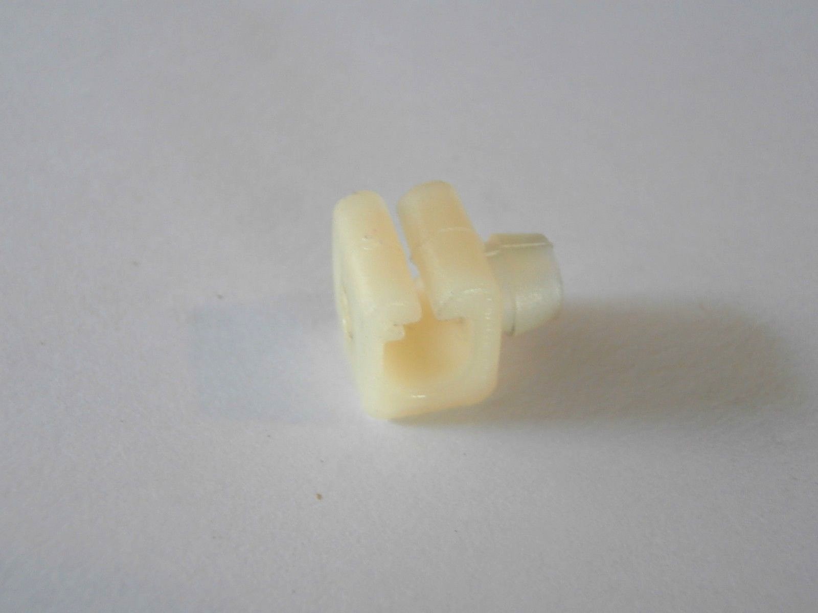 DOOR LOCK ROD GUIDE SLIDING DOOR VW TYPE2 BUS 6879 & VANAGON 8091