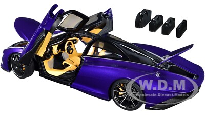 MCLAREN SPEEDTAIL LANTANA PURPLE W/SUITCASES 1/18 MODEL CAR BY