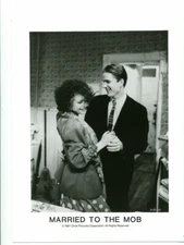 8x10-Promo-Still-Married To The Mob-Matthew Modine-Michelle Pfeiffer-NM