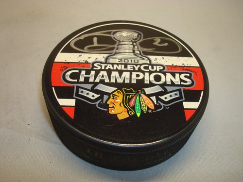 Dave Bolland Signed Blackhawks 2010 Stanley Cup Champs Hockey Puck PSA/DNA COA - Picture 4 of 4