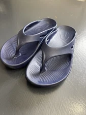 Oofos 7 Blue Flip Flop Recovery Sandals EUC MEN 5