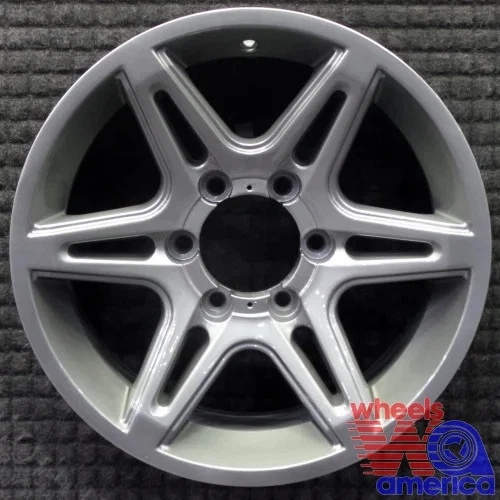 Llanta Toyota Tundra 17 2010-2020 pintada OEM de fábrica OE 17998 Foto 3 de 4