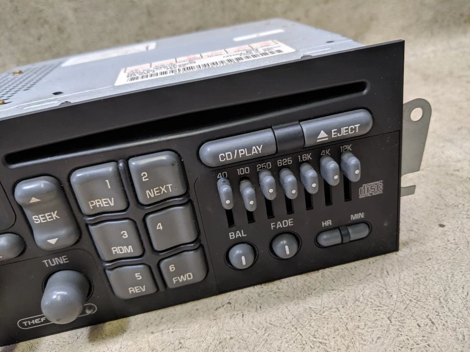 Radio estéreo AM FM CD EQ 09390772 compatible con 96-03 PONTIAC GRAND PRIX g94-203411 Foto 3 de 4