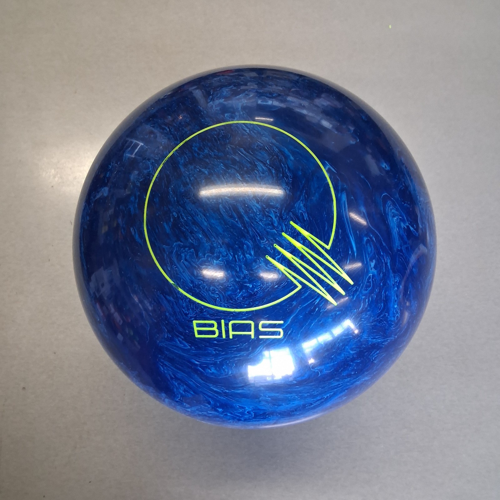 Brunswick Quantum Bias Pearl   BOWLING  ball 15 lb  brand ne