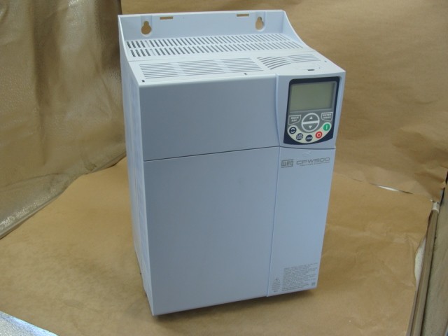 WEG AC VARIABLE FREQUENCY DRIVE CFW500E56P0T2DB20G2 20HP 56A 200-240V VT FRAME