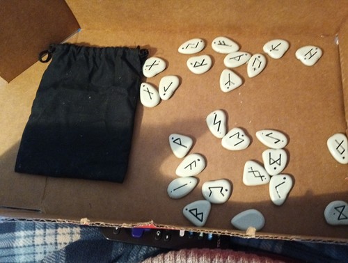 White Bone Color Stone Runes Set Elder Futhark Divination Viking  Pocket 25 