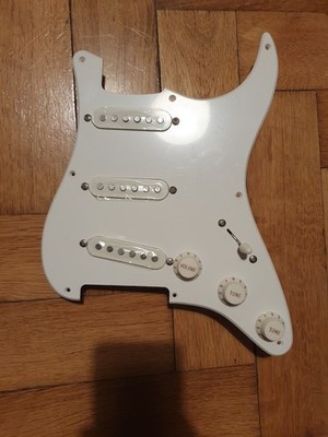 Squier CV Stratocaster loaded Pickguard SSS - Fender designed - Schlagbrett weiß