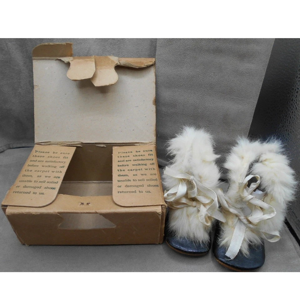 Zapatillas de bebé antiguas zapatos de piel de conejo blancas suela de cuero acolchada con caja Foto 2 de 4